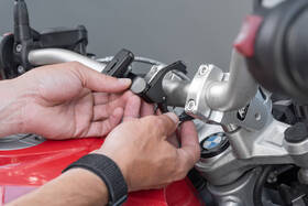 Držák na mobil Peak Design Motorcycle Bar Mount černý

 obrázek produktu 5 z 10