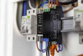 Modul Shelly Pro 2PM, spínací modul 2x 16A na DIN lištu, měření spotřeby, WiFi 

 obrázek produktu 1 z 3