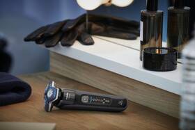 Holicí strojek Philips S7886/35 černý

 obrázek produktu 16 z 23