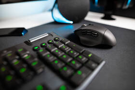Myš Logitech G604 Lightspeed Wireless černá

 obrázek produktu 9 z 10