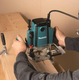Frézka horní Makita RP1803FX 

 obrázek produktu 1 z 1