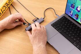 USB Hub Spello by Epico USB-C Slim 7v1 stříbrný

 obrázek produktu 3 z 4