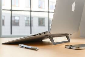 Stojánek FIXED Frame Mini pro notebooky a tablety, nalepovací stříbrný

 obrázek produktu 9 z 10