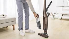 Tyčový vysavač Bosch BCH3K2852 hnědá barva
