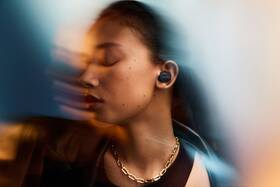 Sluchátka Bowers & Wilkins Pi8 modrá

 obrázek produktu 13 z 13