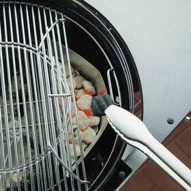 Gril zahradní na dřevěné uhlí Weber Deluxe GBS Ø 57 cm černý

 obrázek produktu 5 z 6