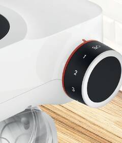 Kuchyňský robot Bosch MUMS2EW40 
