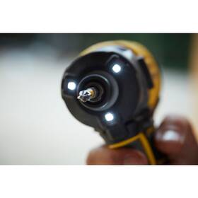 Rázový šroubovák Stanley SFMCF820D2K-QW 1/4" (s baterií) 
