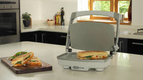 Sendvičovač Breville VST071X-01 šedý/nerez

 obrázek produktu 6 z 6