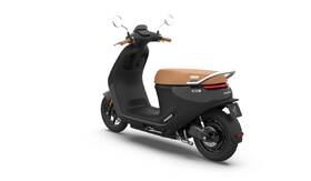 Elektroskútr Segway E125S černý

 obrázek produktu 2 z 16