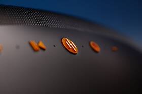 Reproduktor Bowers & Wilkins Zeppelin McLaren MK.II šedý/oranžový

 obrázek produktu 6 z 10