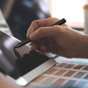 Stylus FIXED Pin s pouzdrem, aktivní černý

 obrázek produktu 5 z 7