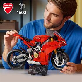 Stavebnice LEGO® Technic 42202 Motorka Ducati Panigale V4 S 

 obrázek produktu 6 z 9