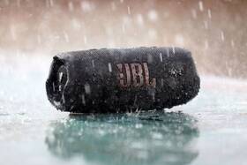 Přenosný reproduktor JBL Charge 5 černý

 obrázek produktu 8 z 11