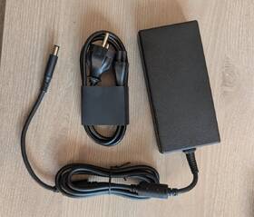 Napájecí adaptér Dell 180W AC černý

 obrázek produktu 2 z 2