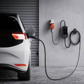 Cestovní nabíjecí stanice dé pro elektromobily 22 kW s 7m kabelem, verze s CZ aplikací černá

 obrázek produktu 3 z 7