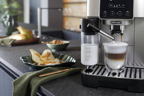Automatický kávovar De'Longhi Magnifica Start Milk ECAM 220.80.SB 
