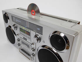 Radiomagnetofon s DAB+/CD GPO Brooklyn stříbrný

 obrázek produktu 7 z 20