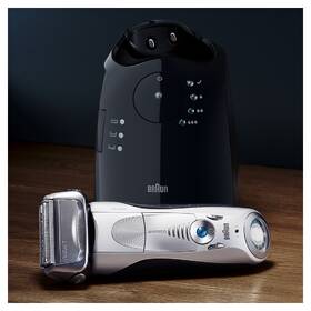 Holicí strojek Braun 7899cc Clean&Charge Wet&Dry stříbrný

 obrázek produktu 4 z 9