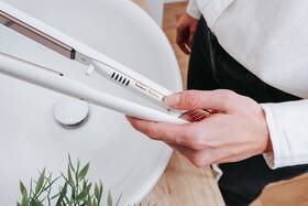 Žehlička na vlasy Concept GLAM Style VZ2110 bílá

 obrázek produktu 9 z 15