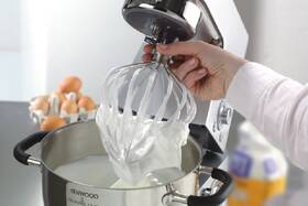 Kuchyňský robot KENWOOD KM096 stříbrný

 obrázek produktu 21 z 27