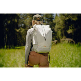 Batoh Peak Design Outdoor Backpack 25L bílý

 obrázek produktu 10 z 10