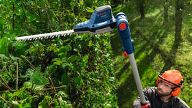 Nůžky na živý plot Bosch Professional GHE 18V-50 TP (bez baterie) 

 obrázek produktu 2 z 10