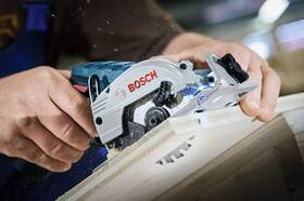 Okružní pila Bosch Professional GKS 12V-26 (bez baterie) 

 obrázek produktu 4 z 5