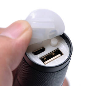 Svítilna Solight 300 lm, Cree, fokus, Li-Ion, USB nabíjení, power banka černá

 obrázek produktu 3 z 4