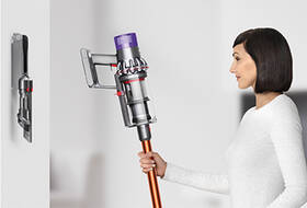 Tyčový vysavač Dyson V10 Absolute 2022 

