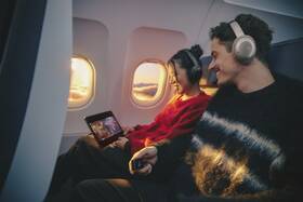 Sluchátka JBL Tour One M3 Smart TX béžová

 obrázek produktu 2 z 4