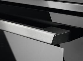 Trouba Electrolux EOB7S31X nerez
