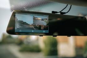 Autokamera CEL-TEC M6s Dual Touch černá/stříbrná

 obrázek produktu 9 z 10