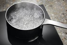 Indukční varná deska Electrolux EIS8648 černá

 obrázek produktu 15 z 26