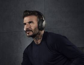Sluchátka Bowers & Wilkins Px8 Royal Burgundy fialová

 obrázek produktu 13 z 14