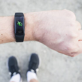 Fitness náramek Forever SB-130 černá

 obrázek produktu 10 z 14