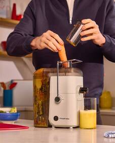 Odšťavňovač RUSSELL HOBBS Juice Luxe Stone 28770-56 béžový

 obrázek produktu 16 z 21