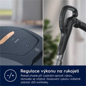 Podlahový vysavač Electrolux PD82-8DB modrá barva
