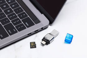 Čtečka paměťových karet Kingston MobileLite Duo 3C stříbrná/modrá

 obrázek produktu 5 z 5