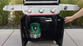 Gril zahradní plynový Weber E-335W Black černý

 obrázek produktu 3 z 7