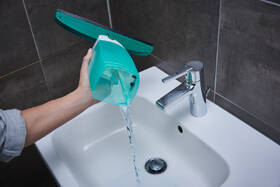 Čistič oken Leifheit Window Cleaner bílý/zelený

 obrázek produktu 16 z 26
