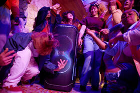 Party reproduktor JBL PARTYBOX ULTIMATE černý

 obrázek produktu 12 z 13