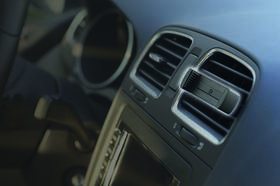 Držák na mobil CellularLine Handy Drive, do ventilační mřížky černý

 obrázek produktu 3 z 3