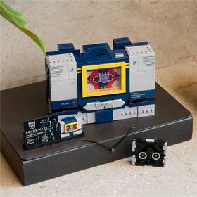 Stavebnice LEGO® Icons 10358 Transformers: Soundwave 

 obrázek produktu 5 z 9