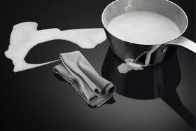 Indukční varná deska AEG IAE84411XB černá barva

