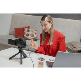 Digitální fotoaparát Canon V1 Premium Vlogger KIT černý

 obrázek produktu 9 z 10