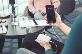 Powerbanka GoGEN PB100009 10000 mAh bílá

 obrázek produktu 4 z 5