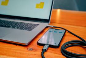 Kabel Verbatim Sync & Charge USB-C/USB-C 240W 40 Gbps 1,2m černý

 obrázek produktu 2 z 3