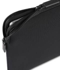 Pouzdro na notebook Pipetto Classic Fit Sleeve Black - MacBook Neo 13 černé

 obrázek produktu 2 z 14