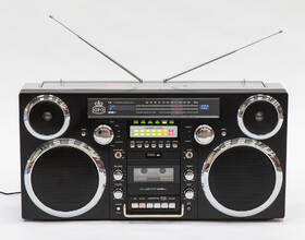 Radiomagnetofon s DAB+/CD GPO Brooklyn černý

 obrázek produktu 2 z 5